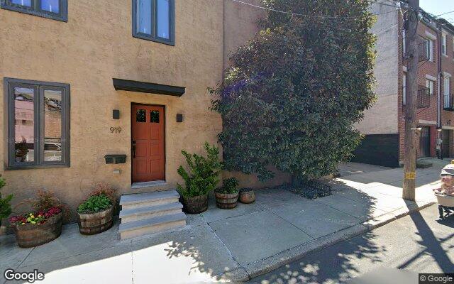 Street view of 917 N Lawrence St