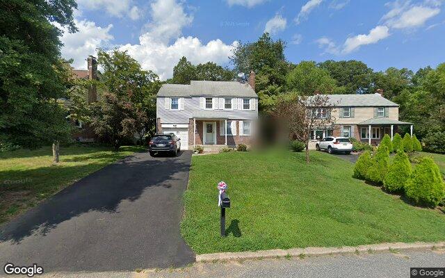 Street view of 307 Simms St